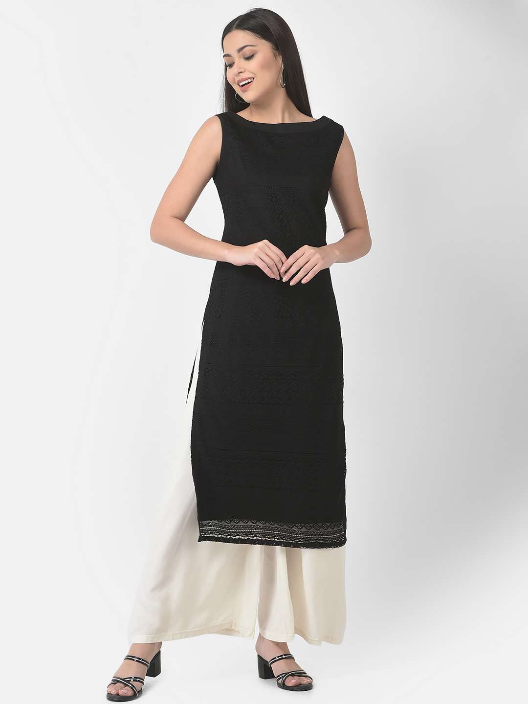 Buy online Black Three Quarter Sleeve Straight Kurti from Kurta Kurtis for  Women by Riya for ₹529 at 79% off | 2024 Limeroad.com