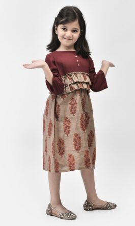 Eavan Girls Maroon Self Design Short Casual Dress